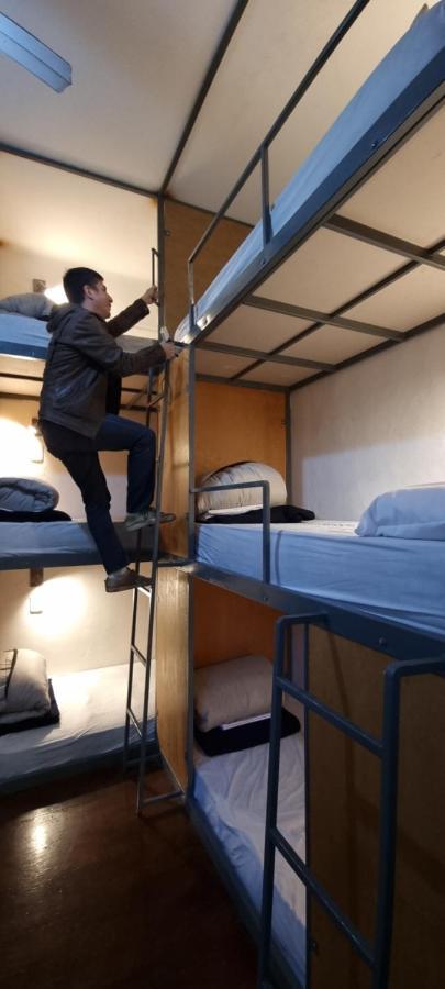 Katana Capsule Hostel *